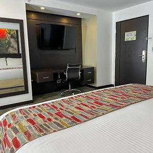 King Room Mobility Access or Non-Smoking